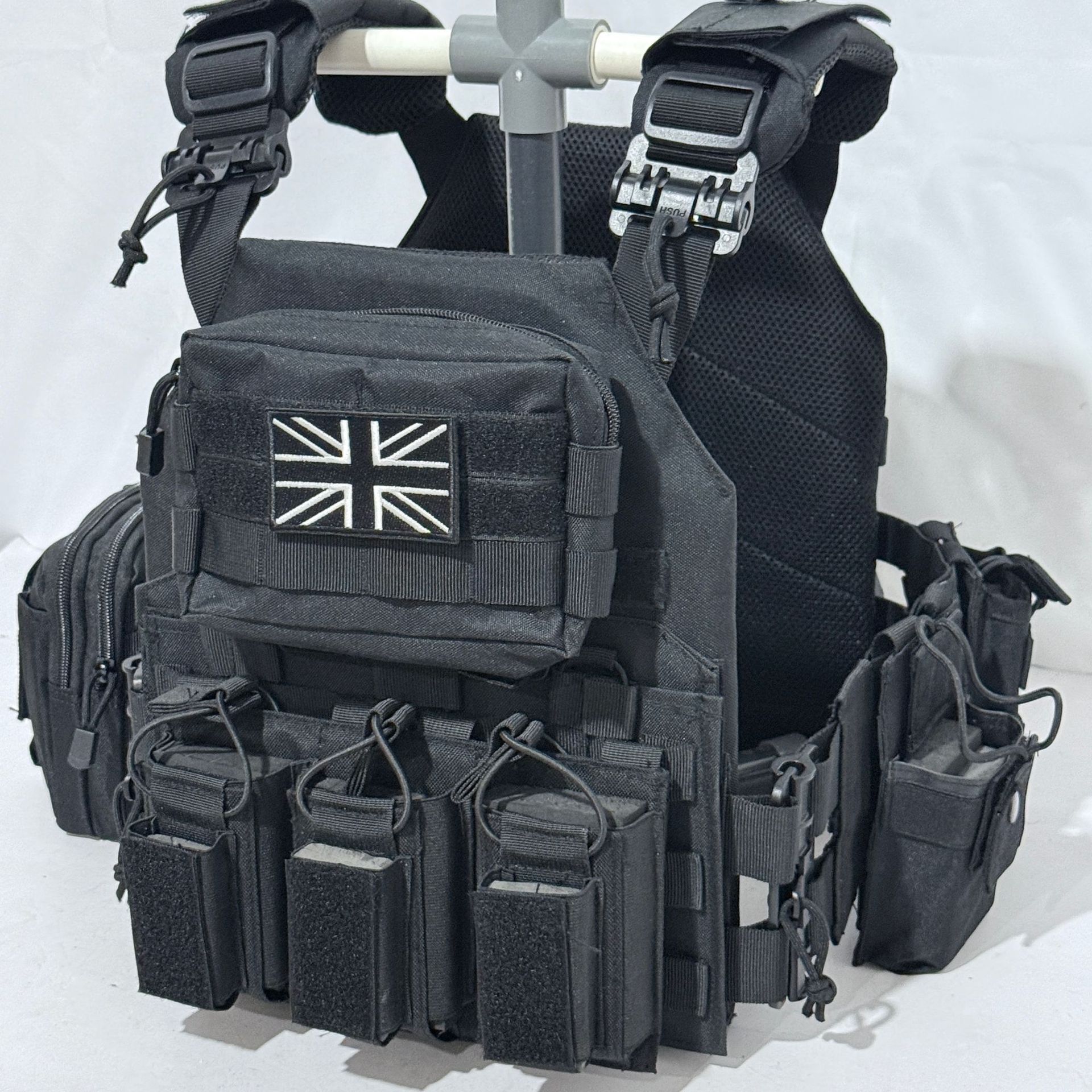 A20 Quick Release Tactical Vest with Triple-Level Gear Setup for Outdoor Training