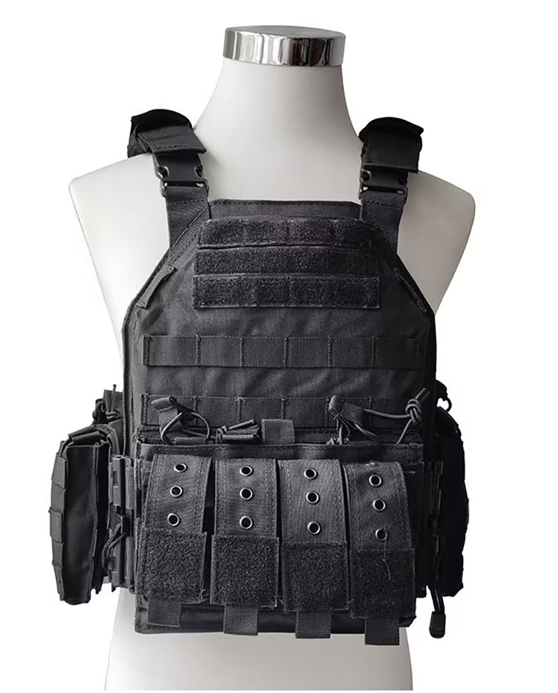 A15 Lightweight MOLLE Tactical Vest with Quick-Release Design and Utility Pouches - Image 4
