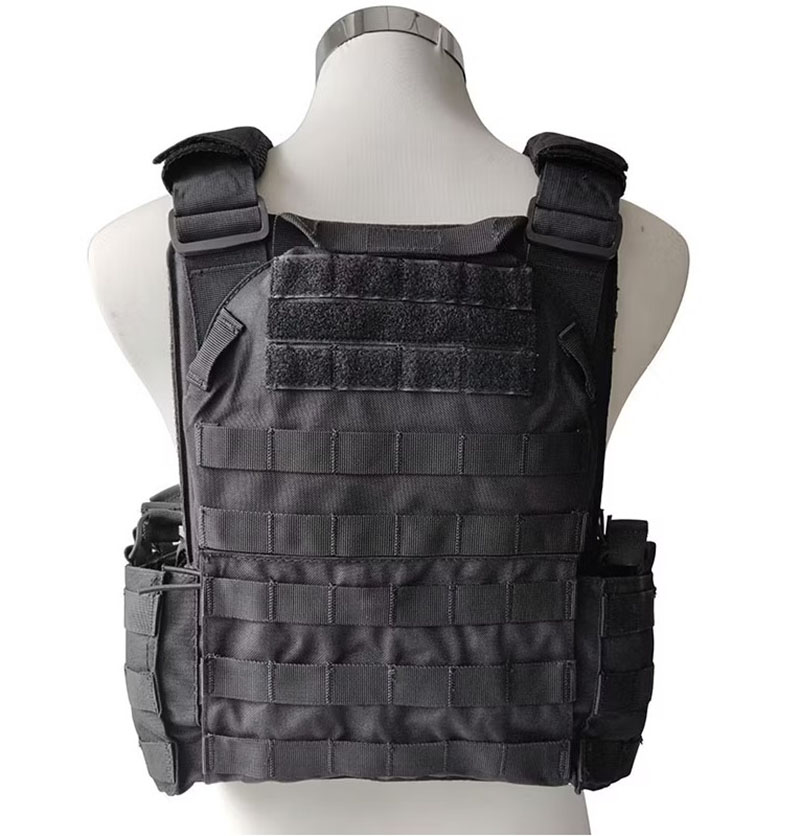 A15 Lightweight MOLLE Tactical Vest with Quick-Release Design and Utility Pouches - Image 2
