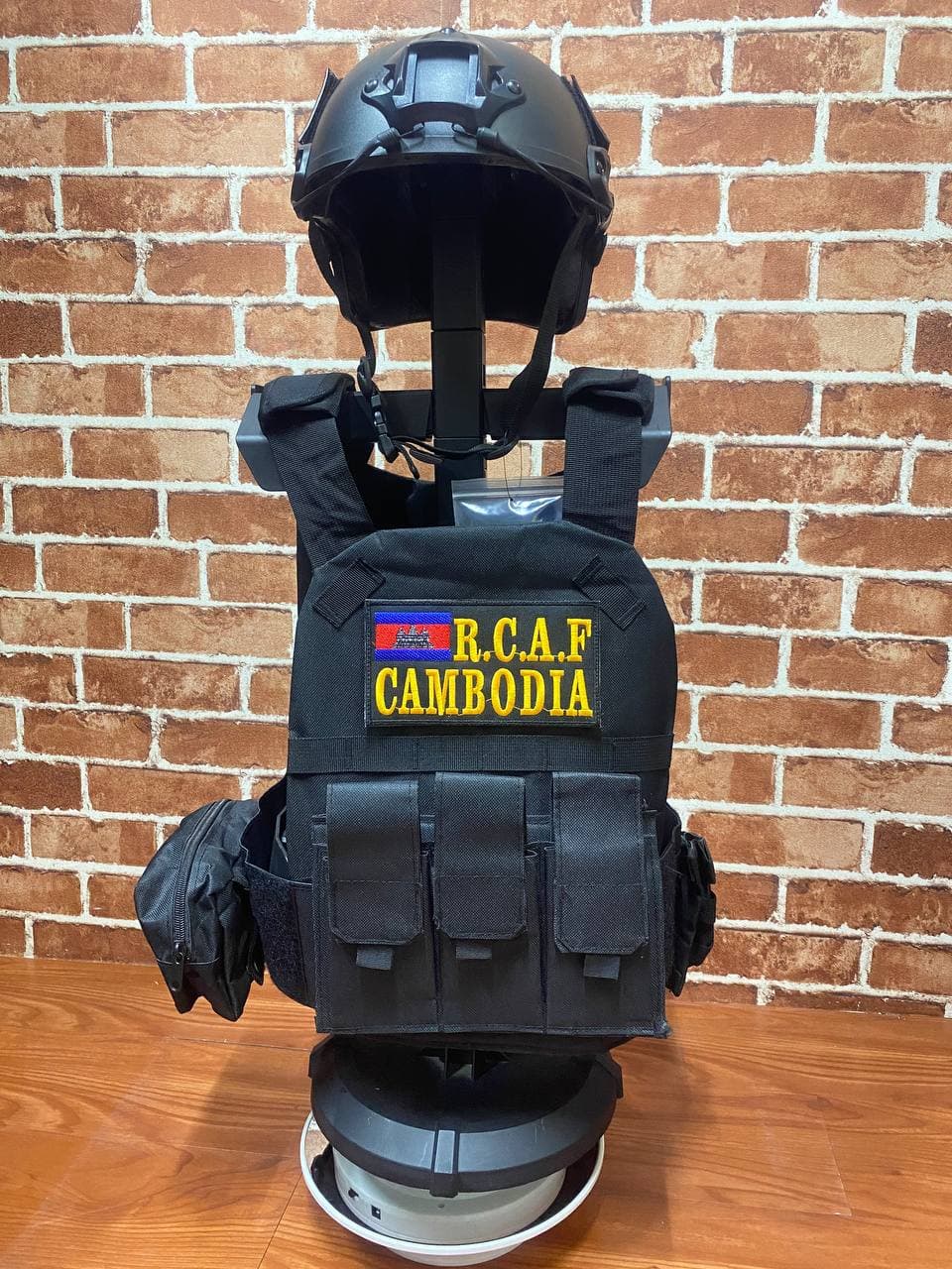 A14 Black Tactical Armor Vest with Modular Pouches