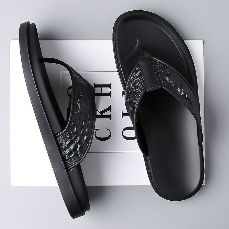 SD02 Men's Thick-Sole Non-Slip Beach Flip-Flops with Embossed Comfort Strap - Image 4
