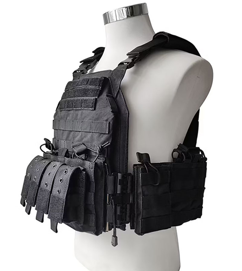 A15 Lightweight MOLLE Tactical Vest with Quick-Release Design and Utility Pouches