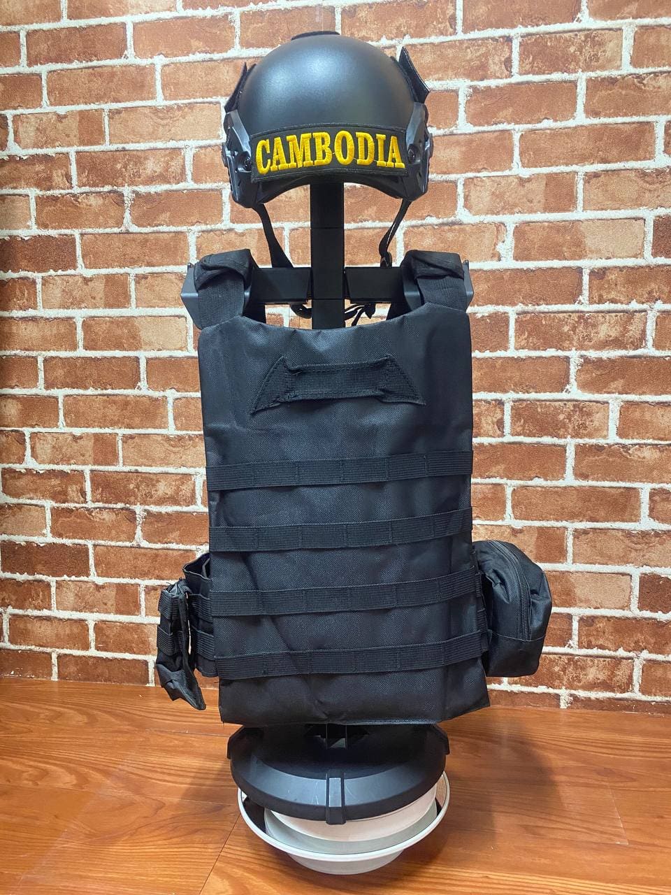 A14 Black Tactical Armor Vest with Modular Pouches - Image 4