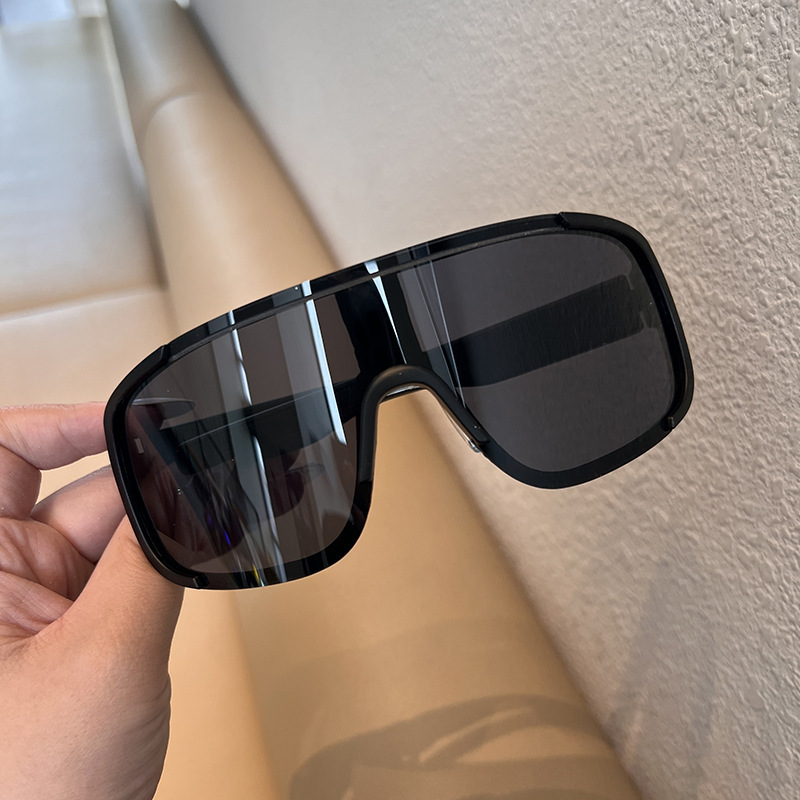 GL11 Outdoor Shield Sunglasses with Large Frame and Mirrored Lens - Image 7